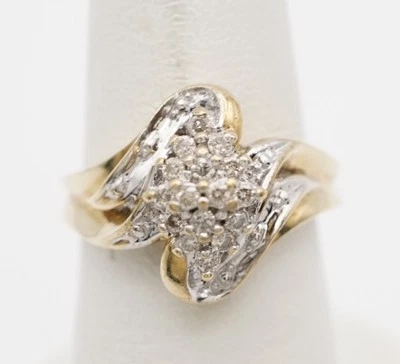 Women 10K Yellow Gold Diamond Ring. Size 7. Flower Floral Diamond Cluster. - Image 1 of 4