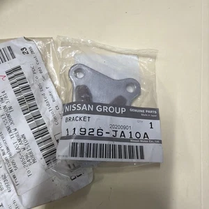 Soporte - Nissan 11926-JA10A, 2007-2014 Nissan Murano, Máxima, Altima - Imagen 1 de 4