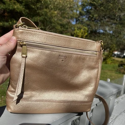Mini Bolso Bandolera de Cuero Oro Rosa Metálico Bolso de Mano Cartera Guijarro Regalo Fossil Foto 1 de 4