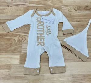 Neugeborene Jungen Body und Mütze kleiner Bruder braun und weiß süße Kinderkleidung - Bild 1 von 3