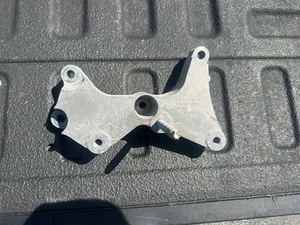 2020 - 2023 LINCOLN AVIATOR 3.0L RWD ENGINE UPPER MOUNT BRACKET OEM L1M37B152AB - Picture 1 of 4