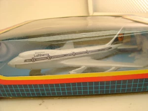 1987 MATCHBOX SKY-BUSTERS SB-10 BOEING 747 LUFTHANSA NEW IN BOX - Picture 1 of 3