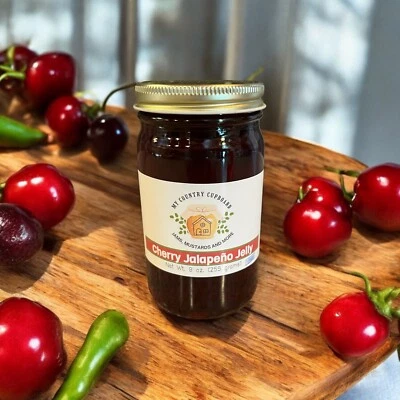 Jalea de jalapeño de cereza, dulce y picante, ¡ideal para tablas de charcutería!  Foto 1 de 3