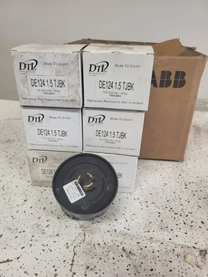 DTL Dark To Light DE124 1.5 TJBK Outdoor Photoelectric Control 105-305VAC - Image 1 of 4
