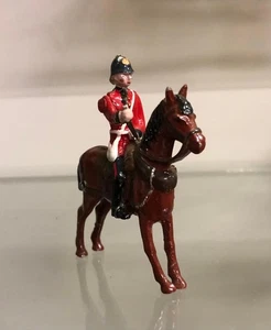 BRITAINS CART LEADIND BROWN HORSE WITH MOUNTED INFANTRY SOLID METAL - Picture 1 of 6