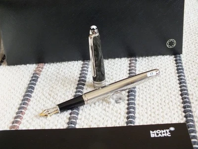 Pluma Estilográfica Montblanc Meisterstück Solitaire Classique Acero al Carbono Doue 18K EF Foto 1 de 4