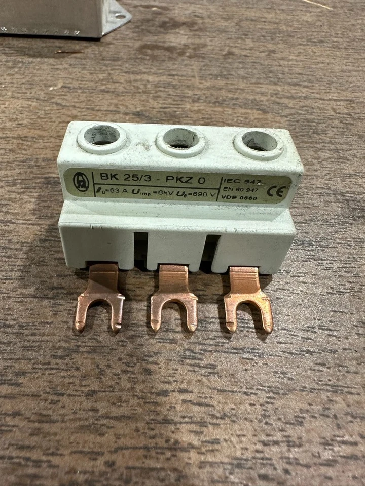 KLOCKNER MOELLER BK25/3-PKZ0 CONNECTOR FEEDER TERMINAL  W94 - Imagem 1 de 1