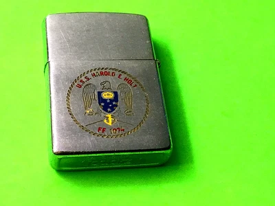 Isqueiro U.S. Harold E. Holt Zippo FF 1074  - Imagem 1 de 4