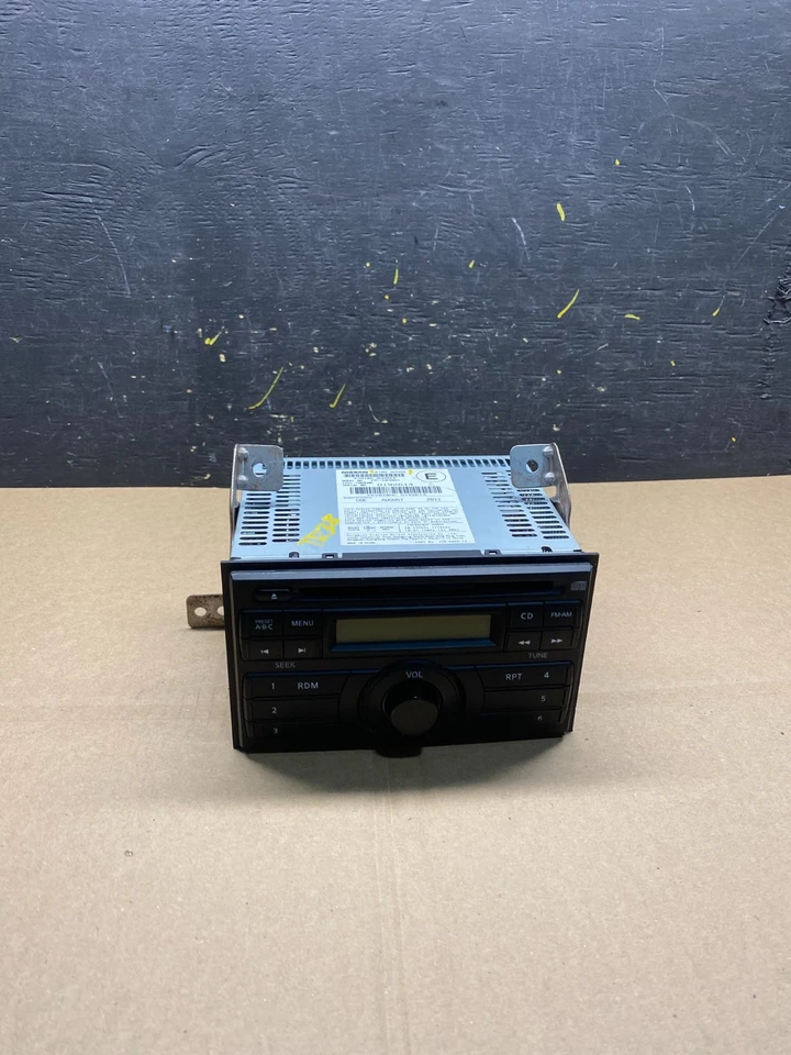 Nissan Pathfinder Armada AM FM 2008 2012 receptor de radio CD OEM T1238 DG Foto 1 de 4