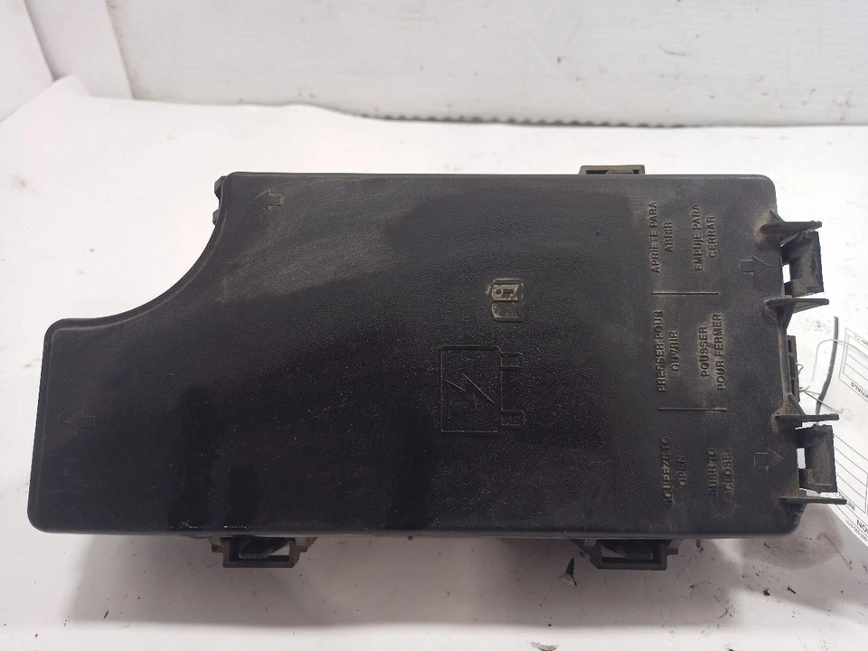 04692343AB módulo de control de carrocería BCM de 2011 Jeep Patriot 9996050 Foto 1 de 4
