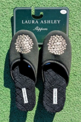 Zapatillas grandes de terciopelo floral adornadas blancas de espuma viscoelástica Laura Ashley 9,5-10,5 Foto 1 de 2