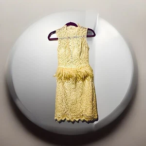 BEBE panna pizzo struzzo piuma tubino festa donna taglia 0 NUOVO abito formale - Foto 1 di 12