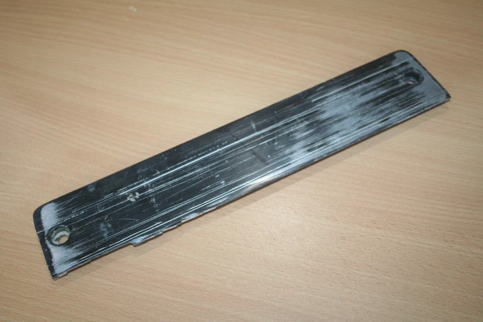 Makita 2703 PLACA GARGANTA CUBIERTA CENTRAL Hoja 10" Sierra de Mesa Parte OEM Foto 1 de 1