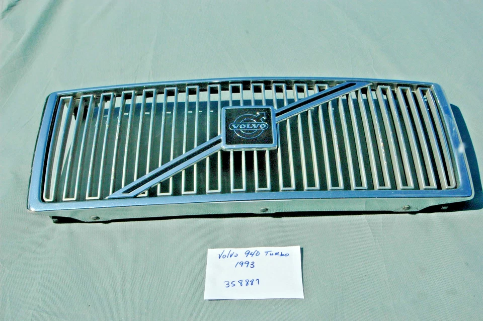 1992-1995 Volvo 940 Turbo Front Grill OEM #358887 - Image 1 of 4