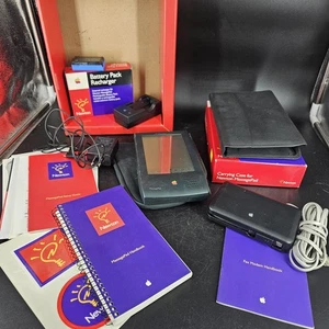 Vintage Apple Newton Message Pad H1000 PDA 1993 Fax Modem Case Manuals Japan - Picture 1 of 19