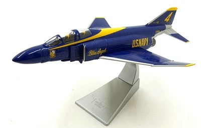 Corgi 1/72 Scale AA33203 - McDonnell F-4J Phantom Blue Angels 1969 1973 - Bild 1 von 4