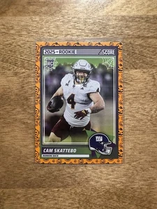 2025 Score - Rookies Cameron Skattebo #1 Pumpkin (RC) - Bild 1 von 2