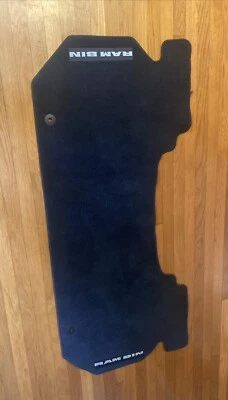 Alfombra de piso trasera doble cabina Dodge RAM 6BR23TRMAC, 6BR24TRMAC Foto 1 de 4