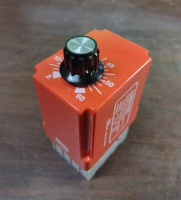 AMETEK S1K-60-461 SOLID STATE TIME DELAY RELAY WITH TIMEMARK 51X120 RELAY SOCKET - Image 1 of 4