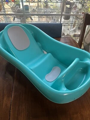 The First Years Sure Comfort Deluxe bañera de recién nacido a niño pequeño con cabestrillo Foto 1 de 3