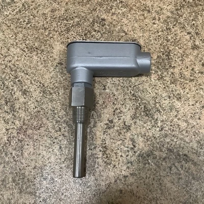 SIEMENS immersion temperature sensor 536-767. 30-250*F range 100 Ohm - Image 1 of 4