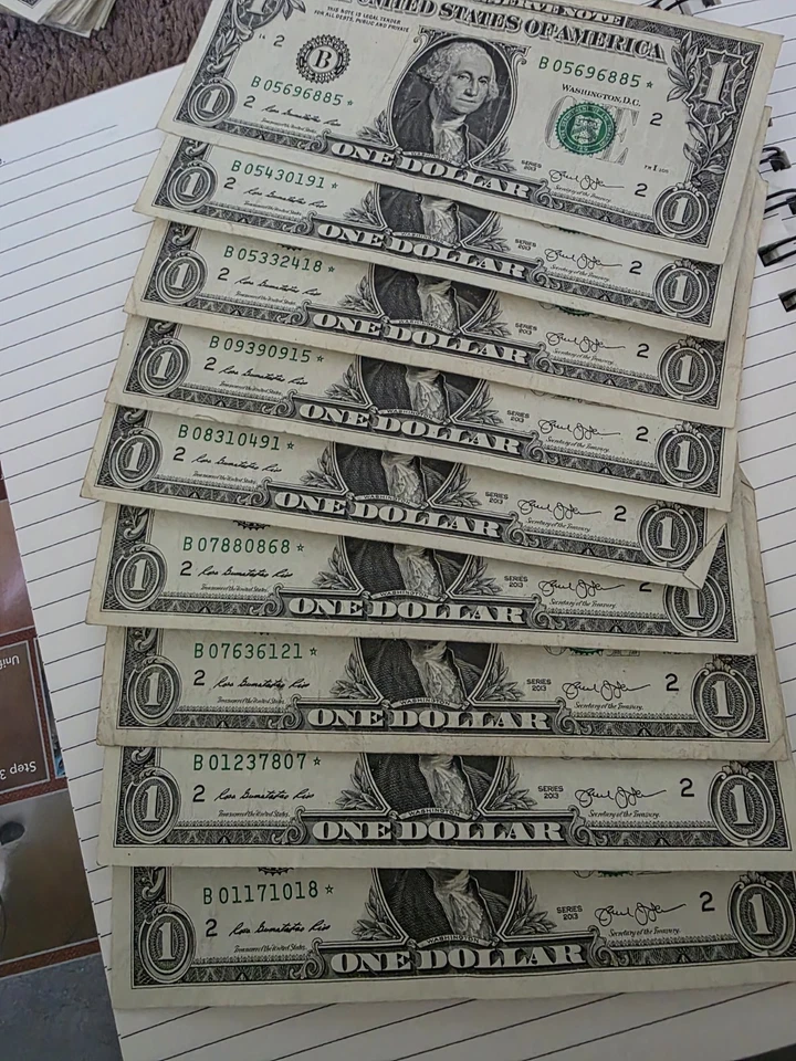 Звездная банкнота серии 2013 B 1 доллар лот из 9 - Изображение 1 из 1