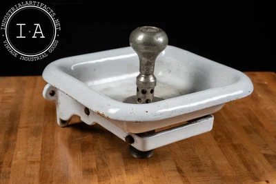 Fregadero burbujeador antiguo de porcelana esmaltada Foto 1 de 4