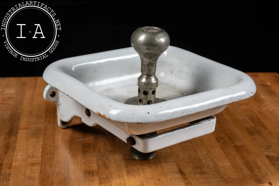 Pia borbulhadora antiga de porcelana esmaltada - Imagem 1 de 4