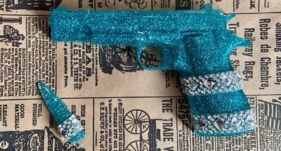 Armas realistas objetos de arte Colt 45 pistola modelo armas de resina pistolas de juego pistola de regalo Bling Foto 1 de 4