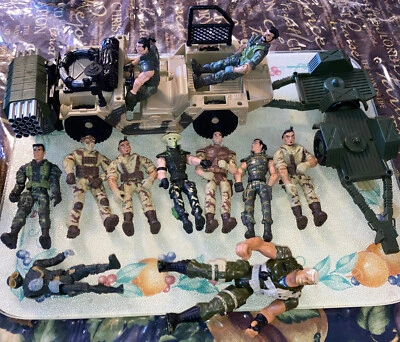 Lote de Jeep Militar Chap Mei Soldier Force Army, 11 Figuras, Equipamento Usado - Imagem 1 de 4