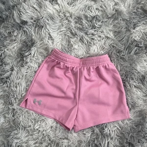 Under Armour Girls Athletic Shorts Size 4T Pink Barbie Fly By Mesh Play Shorts - Picture 1 of 5