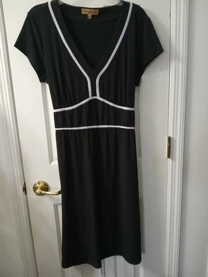 Vestido, negro con ribete blanco y doble cinturón TALLAXL Foto 1 de 4