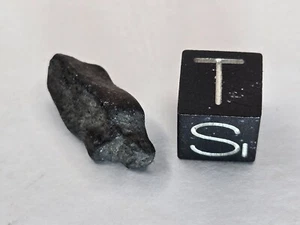 Bassikounou OC, H5 Fell Oct. 16, 2006 Mauritania whole stone 1.75 grams - Picture 1 of 7