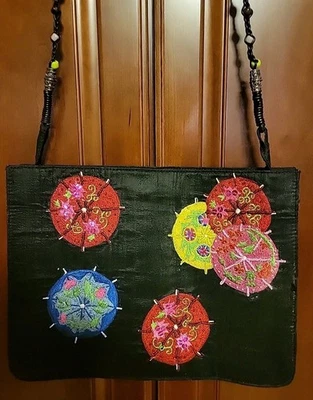 Bolso de hombro Chico's negro con cuentas bordado lentejuelas bolso de mano mediano Foto 1 de 4