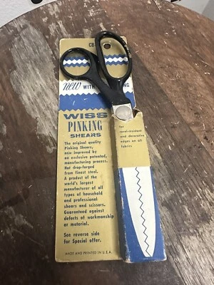Vintage WISS Pinking Shears CB-7 Sewing Dressmaker Scissors Shears - Image 1 of 4
