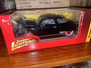 JOHNNY LIGHTNING LIGHTNING STRIKE 1:24 1951 STUDEBAKER COMMANDER RED TIRES - Picture 1 of 4