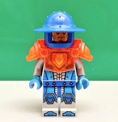 LEGO King's Guard Artillery Soldier Minifigure From King’s Artillery Set 70347 - Image 1 of 4