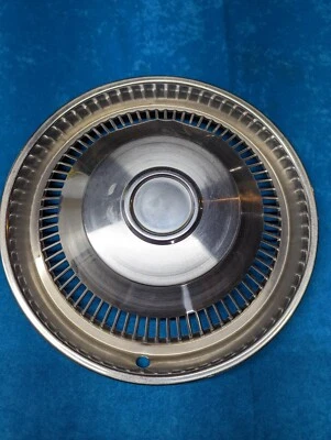 Pontiac Firbird 1974-1976, Le Mans, tapacubos Ventura II 14" #5034 Foto 1 de 4