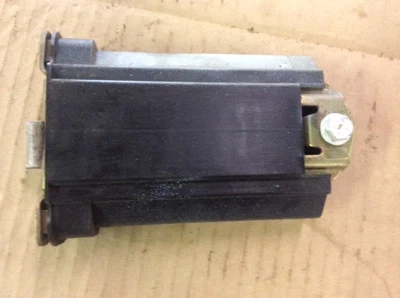 Soporte de retención de freno de resistencia de puerta trasera derecha pasajero Mercedes Benz 500SEL 92 Foto 1 de 3