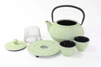WE PAY YOUR SALES TAX 24 fl oz Green Primula Japanese Iron Teapot Tetsubin Infuser Tea Set