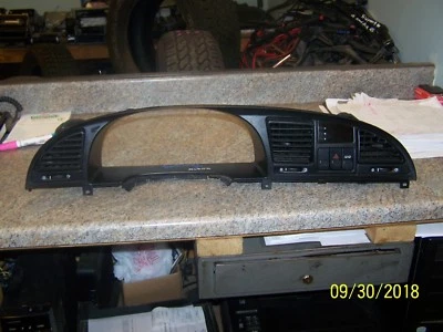 1998-2001 DAEWOO NUBIRA ПРИБОРНОЙ ПАНЕЛИ БЕЗЕЛЬ СПИДОМЕТР КРЫШКА ОТДЕЛКИ AC ВЕНТИЛЯЦИОННЫЕ ОТВЕРСТИЯ - Изображение 1 из 4