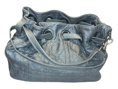 Bolso de hombro Christian Dior Cannage Silver Bucket Foto 1 de 4