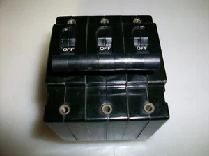 DISYUNTOR AIRPAX 3P 20 A. 250 V. 60 Hz APL111-1-69 5925-00-076-9315 - Imagen 1 de 6
