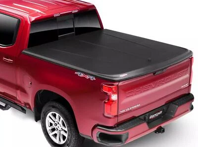 UnderCover UC1116 SE Tonneau Cover Fits 14-18 Silverado 1500 - Image 1 of 4