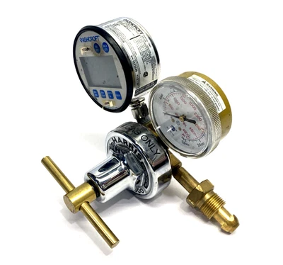 Ashcroft 302089SD02L100# Series 2089 Digital Pressure Gauge & 25GX-500 Regulator - Image 1 of 4
