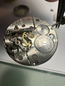 NEW OLD STOCK CYMA R.455 MEN'S WATCH 17J WIND-UP MOVEMENT TAVANNES SWITZERLAND - Picture 1 of 5