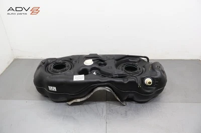 Depósito de tanque de gasolina Mitsubishi Outlander 2022-2025 con protector OEM Foto 1 de 4