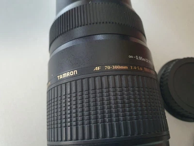 Tamron AF 70-300mm F/4-5,6 Di LD MACRO 1:2 Obiettivo per Canon EF - Nero - Immagine 1 di 4