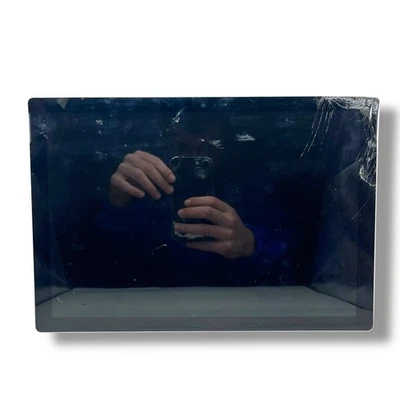 Microsoft Surface non funzionante schermo rotto per ricambi - Immagine 1 di 4