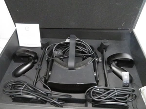 Oculus Rift CV1 Cuffie con 2 Stazioni Base e Controller + Cavo * - Foto 1 di 5